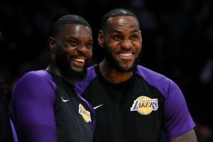 史蒂芬森谈和詹姆斯当队友：他是场上的教练 是最容易搭档的球员