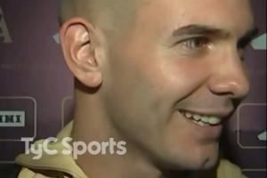 马斯坦托诺：射门打高后道歉了，能和偶像梅西并肩作战是梦想成真