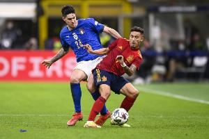 皮诺：佩德里拿球时总会发生一些事情 无论是否晋级都必须获胜