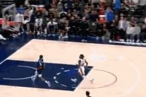 奋力反击!哈登传射建功率队轰出12-0攻击波 鲍尔默场边很兴奋