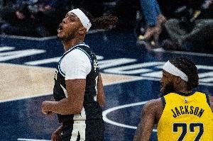 字母哥谈特纳被嘘：这对任何为一支队伍效力10年的人而言都不公平