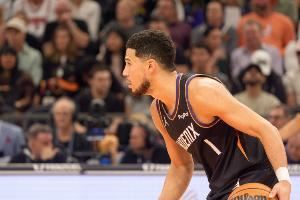 历史第4人!布克前8场场均30分5助+五成命中率+四成三分命中率!