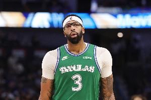 美记:如果独行侠决定在截止日前交易浓眉 公牛是个非常合理选项