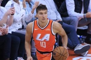 挺全面但手感太差!博格丹9投3中&三分6中1 拿到9+7+5